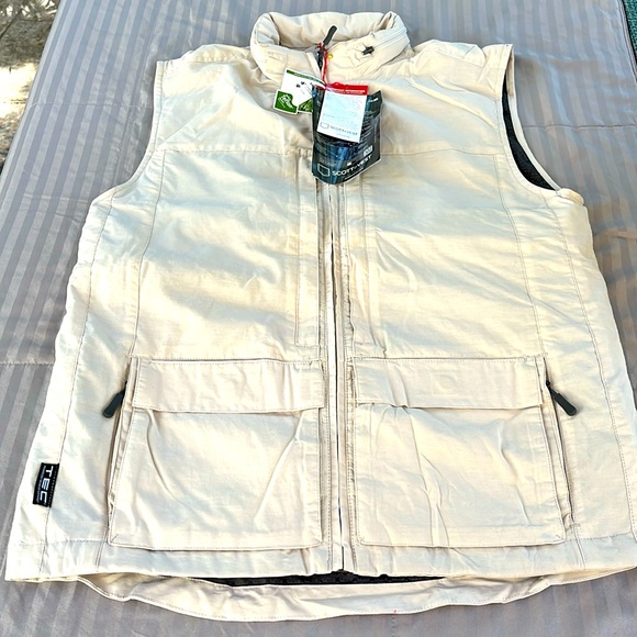 SCOTTEVEST Q.U.E.S.T VEST!!!! For Men. Size M. NWT!!! - Picture 1 of 14